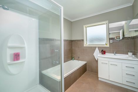 Photo of property in 40a William Wong Place, Carterton, 5713