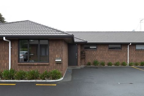 Photo of property in 2/108 Old Farm Road, Hamilton East, Hamilton, 3216