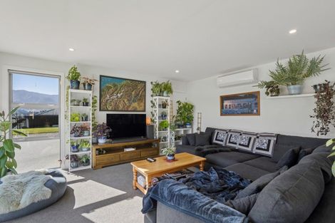 Photo of property in 25 Teal Place, Lake Hawea, Wanaka, 9382