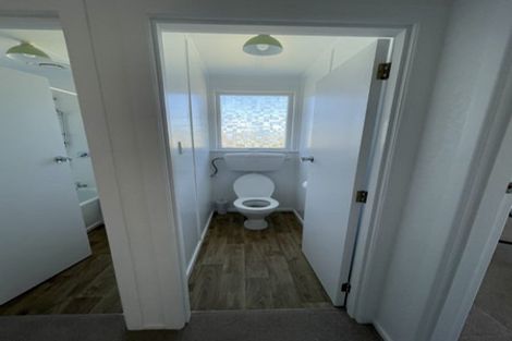 Photo of property in 8 Kelvin Place, Westown, New Plymouth, 4310