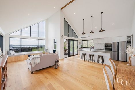 Photo of property in 42 Te Auhi Way, Welcome Bay, Tauranga, 3112