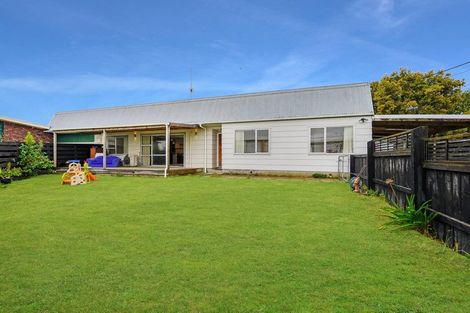 Photo of property in 1/17a Tawa Road, Te Atatu Peninsula, Auckland, 0610