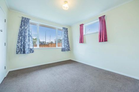 Photo of property in 57a Tiroroa Avenue, Te Atatu South, Auckland, 0610