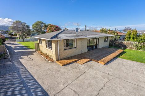Photo of property in 3 Renata Road, Otaki, 5512