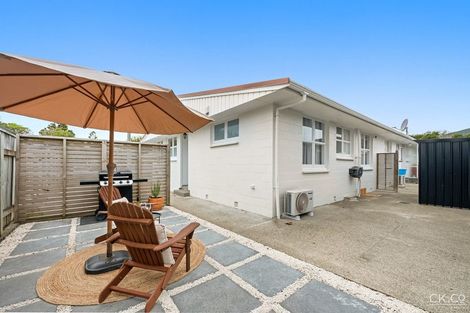 Photo of property in 1a Saulbrey Grove, Woburn, Lower Hutt, 5010