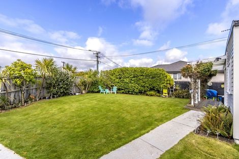 Photo of property in 176 Bowhill Road, New Brighton, Christchurch, 8083