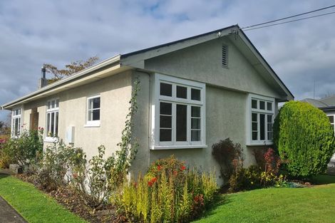 Photo of property in 6 Lansdowne Crescent, Lansdowne, Masterton, 5810