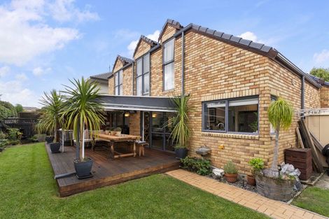 Photo of property in 2/19 Chiania Place, Somerville, Auckland, 2014