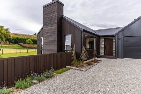 Photo of property in 8 Mulbury Way, Lower Shotover, Queenstown, 9304