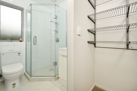 Photo of property in 7a Seymour Road, Sunnyvale, Auckland, 0612