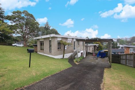 Photo of property in 1/11 Ayton Drive, Totara Vale, Auckland, 0629