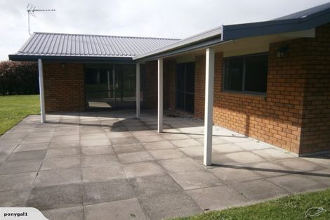 Photo of property in 581 Waitara Road, Huirangi, New Plymouth, 4373