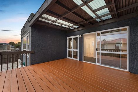 Photo of property in 188 Waimumu Road, Massey, Auckland, 0614