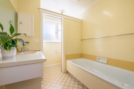 Photo of property in 10 Mission Street, Waterloo, Lower Hutt, 5011