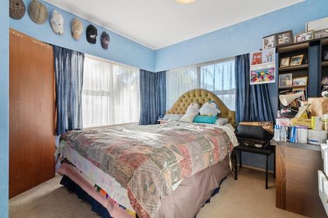 Photo of property in 1 Freshney Place, Hillpark, Auckland, 2102