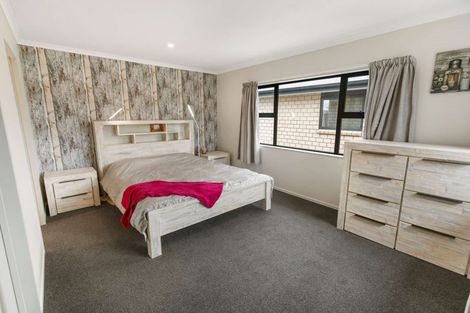 Photo of property in 21 Story Street, Foxton Beach, Foxton, 4815