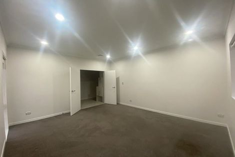 Photo of property in 5 Kilmacrennan Drive, Rosehill, Papakura, 2113