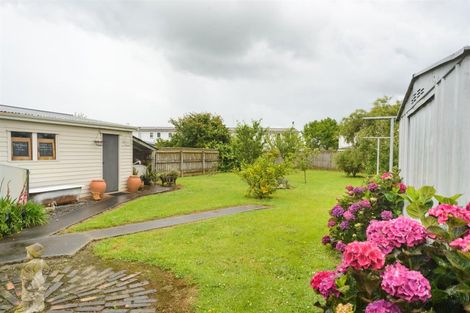 Photo of property in 27 Holland Crescent, Bulls, 4818