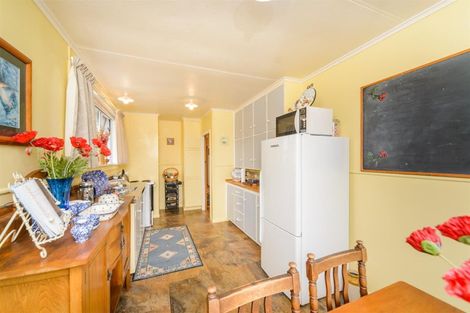 Photo of property in 27 Holland Crescent, Bulls, 4818