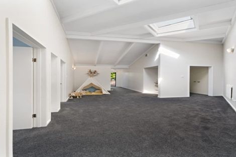 Photo of property in 4 Raphael Place, West Harbour, Auckland, 0618