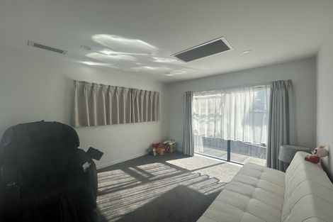 Photo of property in 25 Kiteroa Terrace, Rothesay Bay, Auckland, 0630