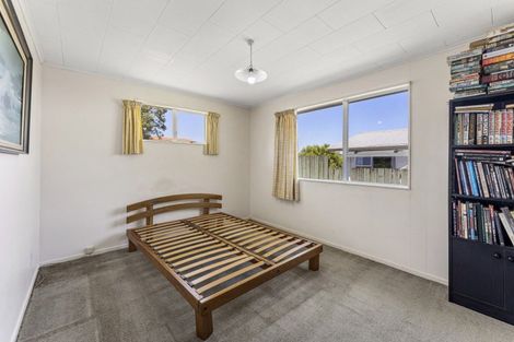 Photo of property in 24 Hartford Crescent, Totara Park, Upper Hutt, 5018