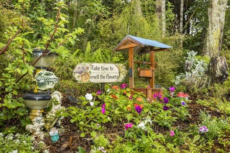 Photo of property in 186 Atkinson Road, Titirangi, Auckland, 0604