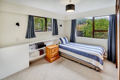 Photo of property in 5 Achilles Close, Tawa, Wellington, 5028