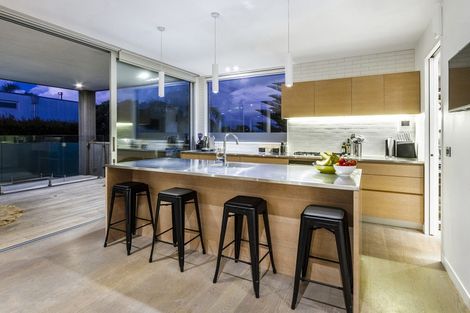 Photo of property in 21 Ocean View Road, Milford, Auckland, 0620