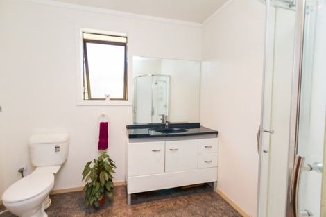 Photo of property in 92 Tremewan Street, Tawa, Wellington, 5028