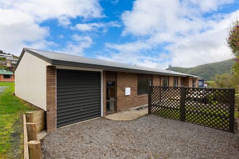 Photo of property in 12 Rimu Terrace, Waikawa, Picton, 7220