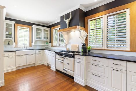 Photo of property in 28 Jubilee Avenue, Devonport, Auckland, 0624