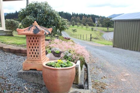 Photo of property in 347 Campbell Road, Parua Bay, Onerahi, 0192