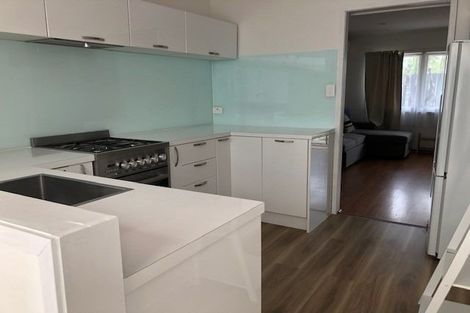 Photo of property in 2/21 Cresta Avenue, Beach Haven, Auckland, 0626