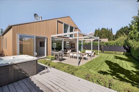 Photo of property in 1/61 Eely Point Road, Wanaka, 9305