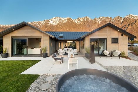 Photo of property in 11 Torridon Court, Jacks Point, Queenstown, 9371