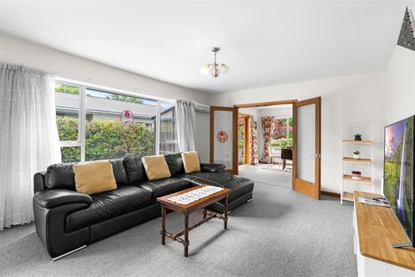 Photo of property in 37 Roydvale Avenue, Burnside, Christchurch, 8042