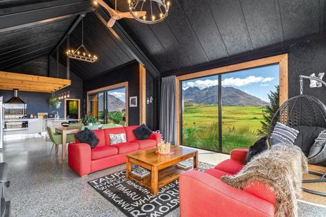 Photo of property in 11 Cunninghams Drive, Jacks Point, Queenstown, 9371