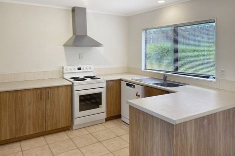 Photo of property in 9 Amery Place, West Harbour, Auckland, 0618