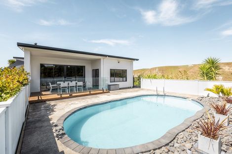 Photo of property in 32 Quarry Ridge, Poraiti, Napier, 4182