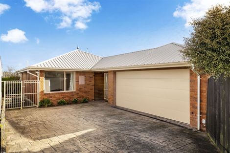 Photo of property in 267a Lake Terrace Road, Shirley, Christchurch, 8061