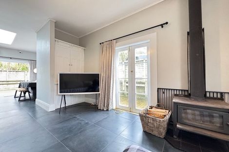 Photo of property in 7 Omar Street, Khandallah, Wellington, 6035