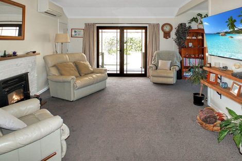 Photo of property in 22 Shortt Street, Foxton Beach, Foxton, 4815