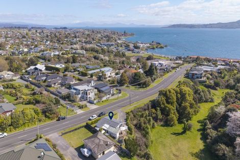 Photo of property in 32 Shepherd Road, Waipahihi, Taupo, 3330