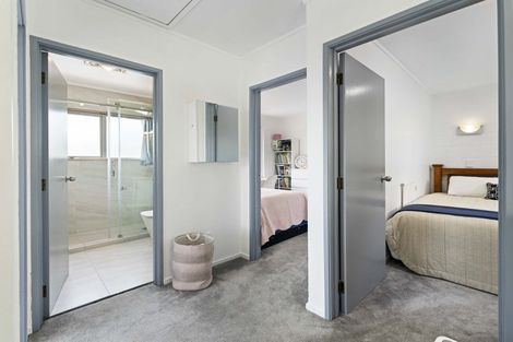 Photo of property in 2/39c Coronation Road, Hillcrest, Auckland, 0627