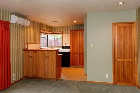 Photo of property in 2/7 Cherrywood Place, Redwood, Christchurch, 8051