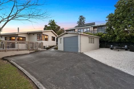 Photo of property in 33 D'oyly Drive, Stanmore Bay, Whangaparaoa, 0932