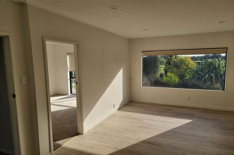 Photo of property in 466 Taupaki Road, Kumeu, 0892