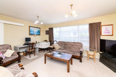 Photo of property in 32 Leander Place, Milson, Palmerston North, 4414