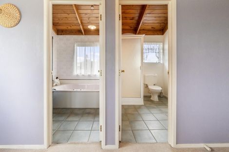 Photo of property in 1/3 Lantana Road, Green Bay, Auckland, 0604